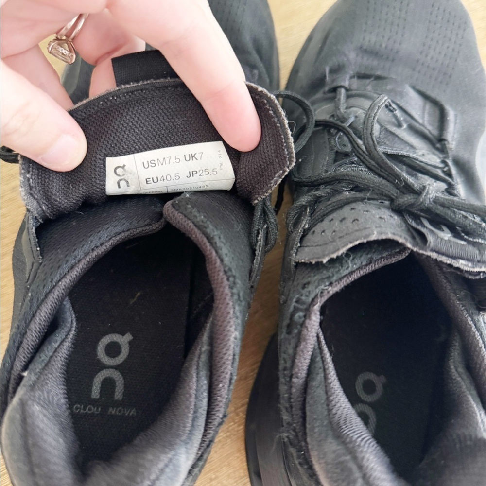 On Running Cloud Black Athletic Sneakers mens 7.5 - Picture 6 of 7